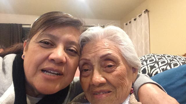 Photographer documents coronavirus goodbye to grandmother