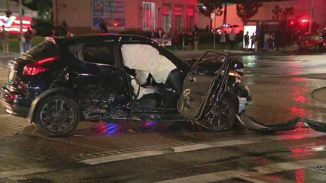 Canoga Park accident injures at least 7