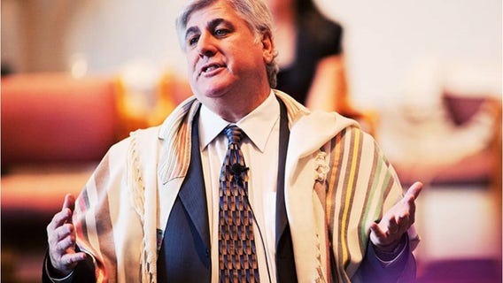 Orange County rabbi turns to technology for the first time amid pandemic