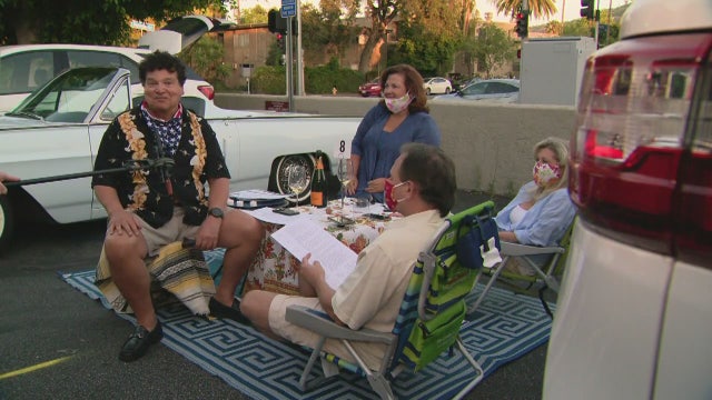 Restaurant in Studio City offers drive-in dining experience