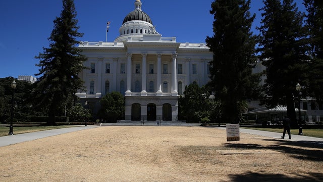 California politicians won't get 1st pay raise in years