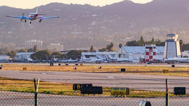 Feinstein, colleagues to FAA: Reduce aircraft noise around Burbank, Van Nuys
