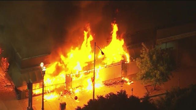 Long Beach calls for National Guard amid widespread looting