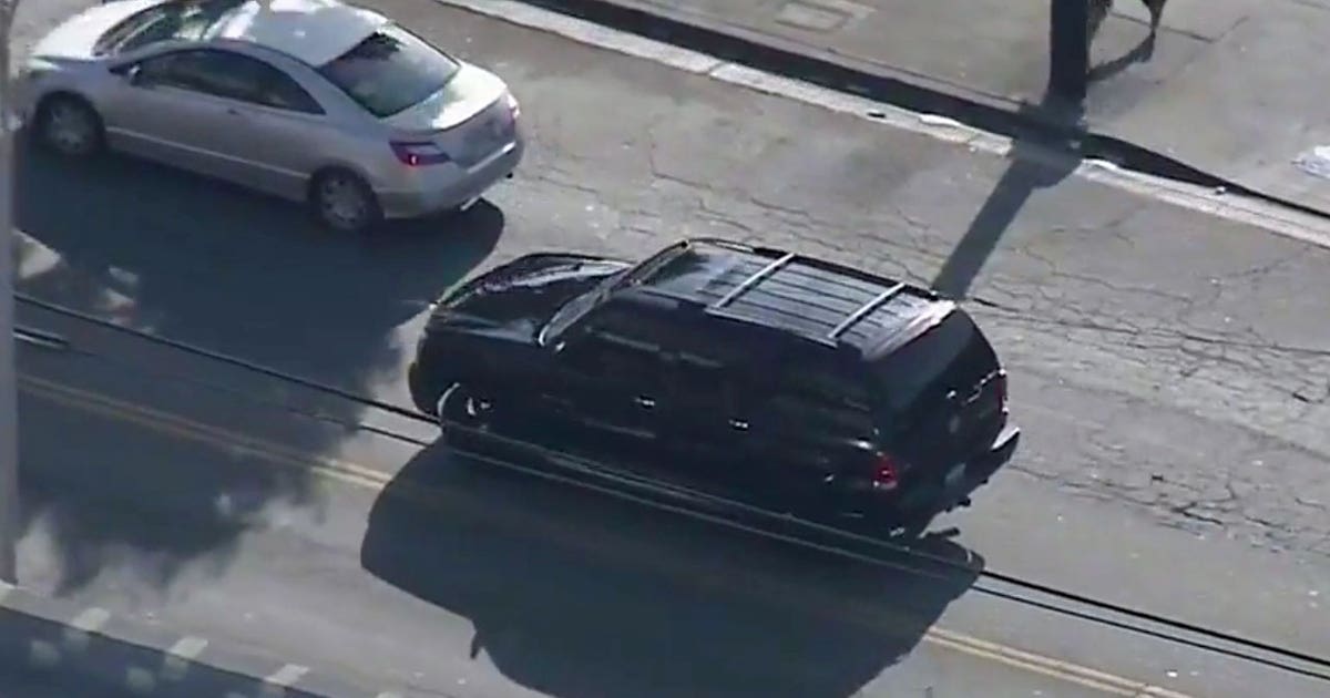 Police pursue an SUV driver in South Central Los Angeles | FOX 11 Los ...