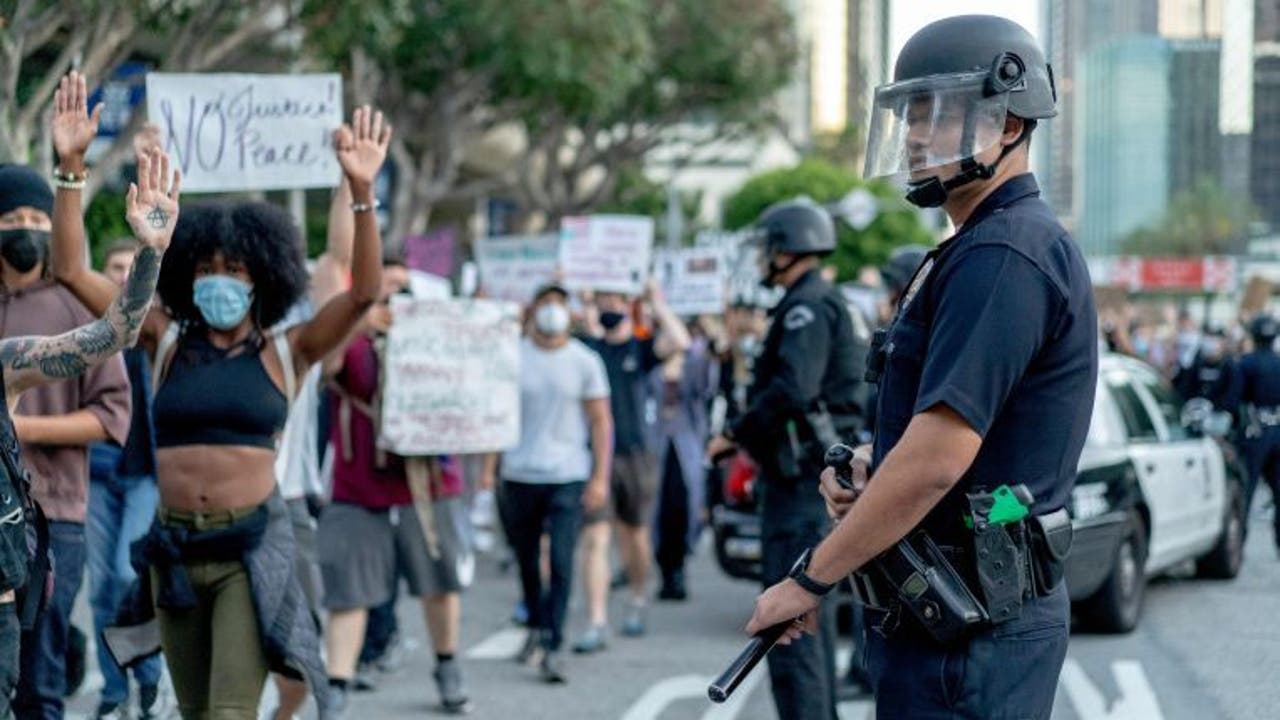 LA City Council Approves First Step In Replacing LAPD With Community ...