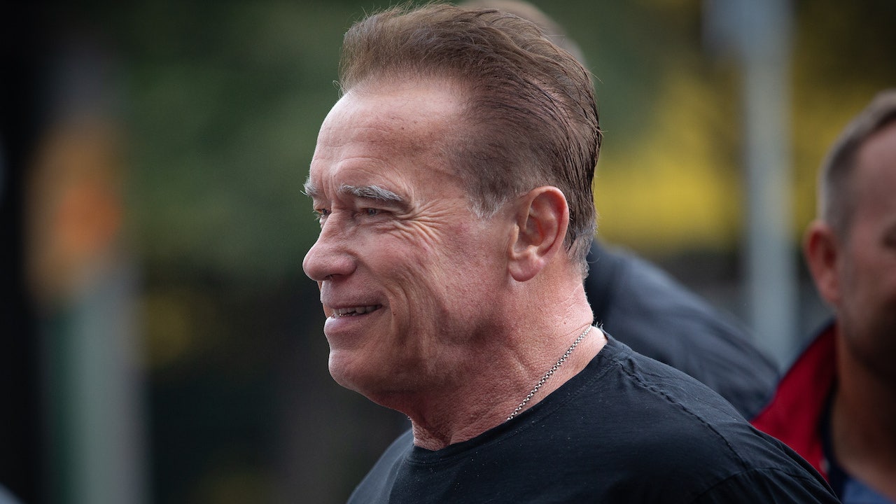 Arnold Schwarzenegger says anyone making COVID-19 masks ‘a political