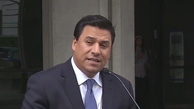 FBI agents arrest L.A. Councilman Jose Huizar in ‘pay-to-play’ corruption probe