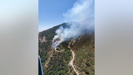 Wildfire burning in Angeles National Forest, hikers told to shelter in place