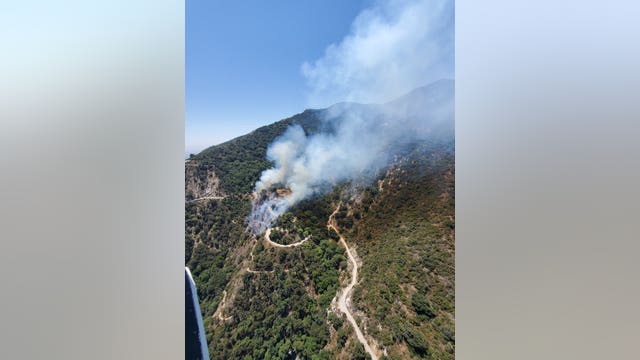 Wildfire burning in Angeles National Forest, hikers told to shelter in place