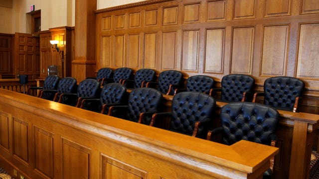 Bill would add taxpayers to list for juries in California