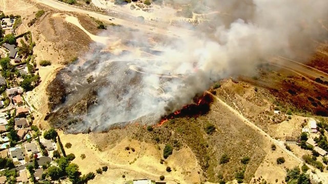 Crews make progress on brush fire burning in Sunland-Tujunga area