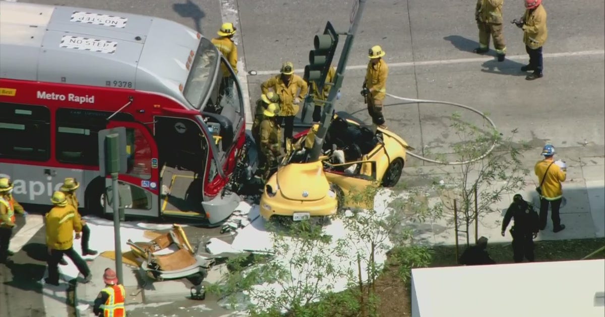 14 injured in crash involving bus in East Los Angeles | FOX 11 Los Angeles