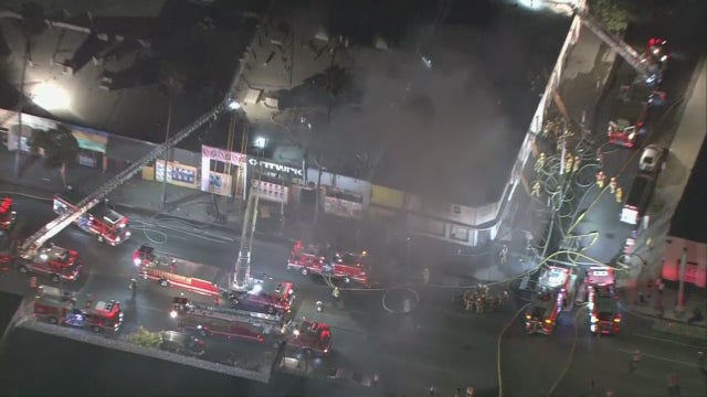 Crews battle fire at commercial structure in Hollywood