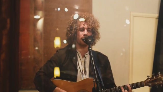 A Los Angeles singer leads the fight to fix AB5