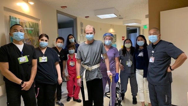 COVID-19 patient returns home after 4 months in hospitals