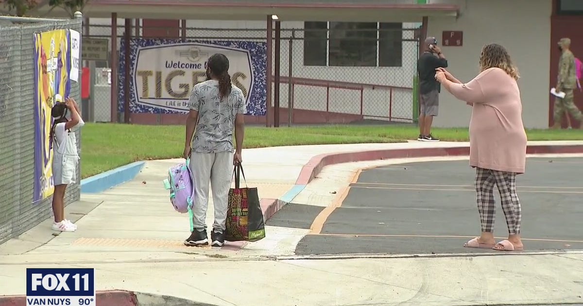 Parents sue LAUSD over online learning plan | FOX 11 Los Angeles