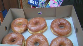 Randy’s Donuts opens new shop in Pasadena