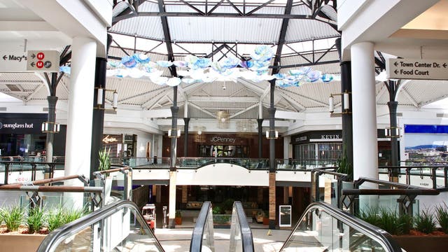 Westfield sues Los Angeles County to reopen indoor malls