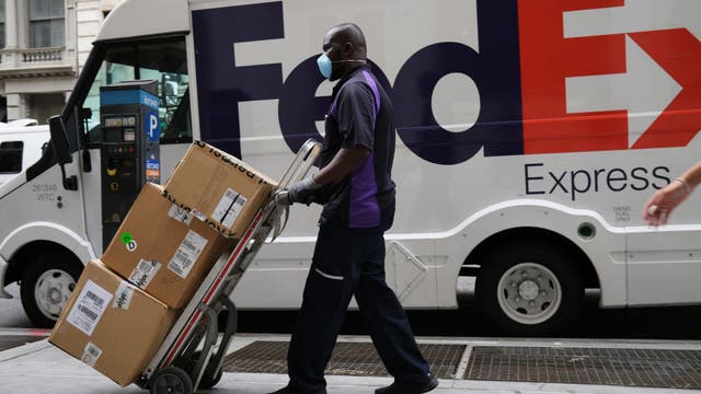 FedEx, USPS to hire over a thousand seasonal team members in the Los Angeles area