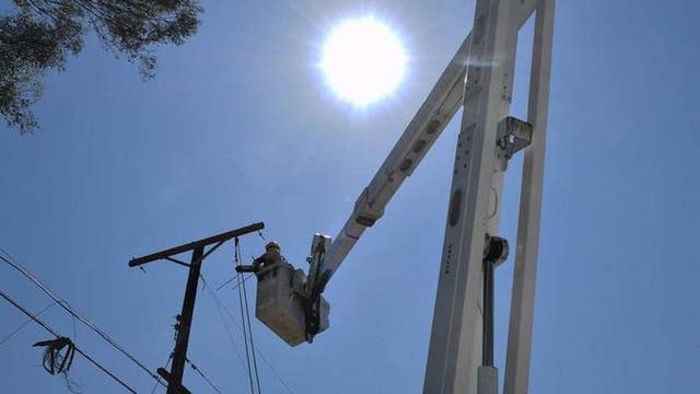 Tens of thousands without power in Los Angeles County amid heat wave