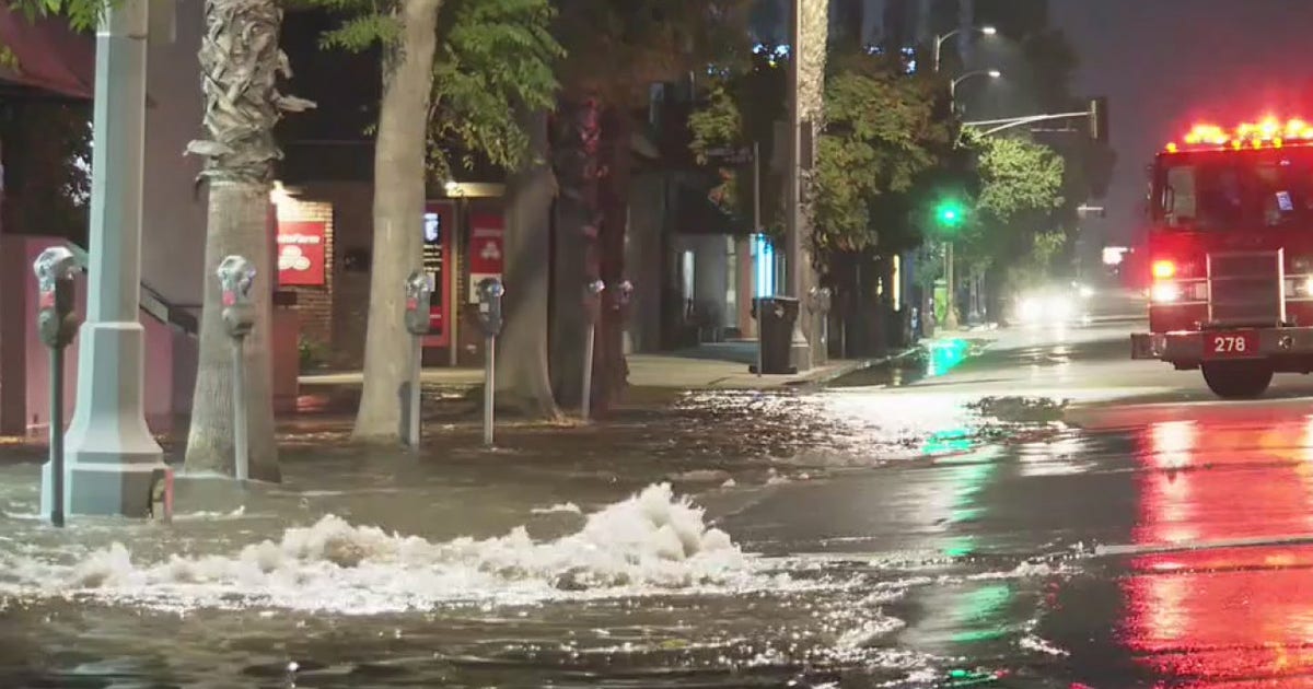 Water main break shuts down portion of Ventura Boulevard | FOX 11 Los ...