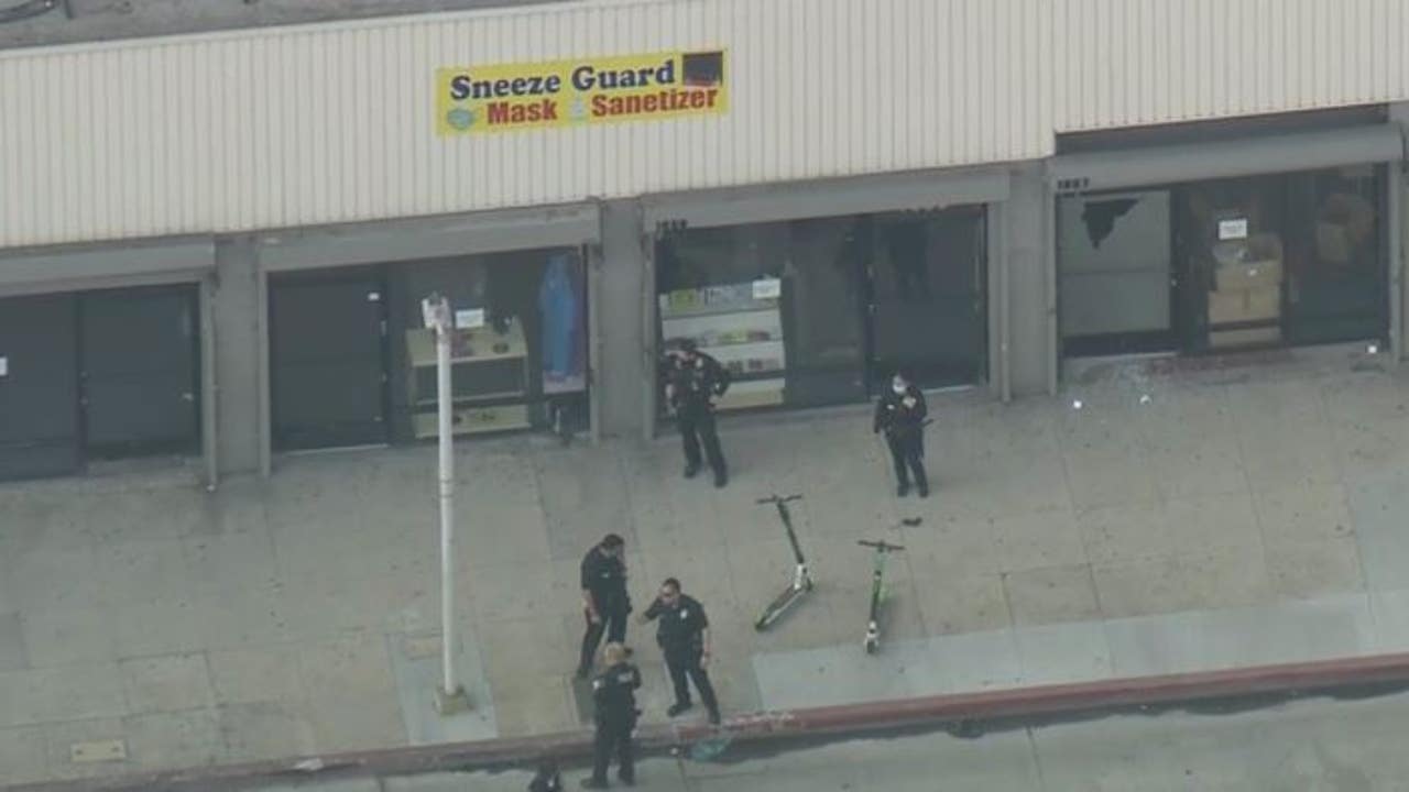 Robbery suspect fires at LAPD officers in Downtown LA