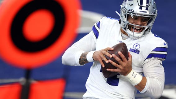 Cowboys QB Dak Prescott carted off field in game against Giants