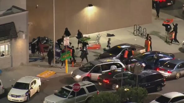 Looting and vandalism continues in Philadelphia following fatal police shooting of Walter Wallace Jr.