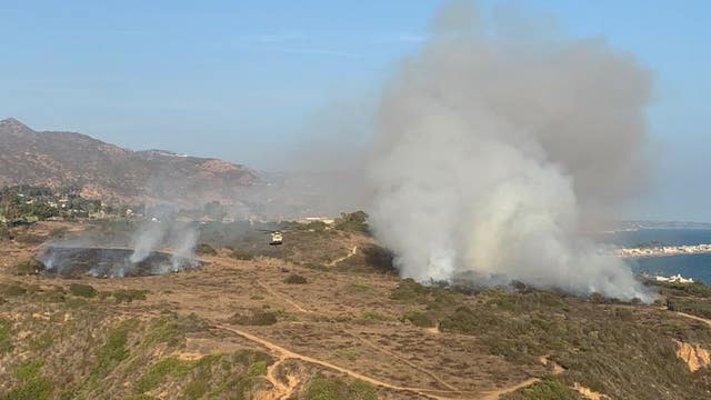 Two brush fires stopped in Malibu Bluffs Park