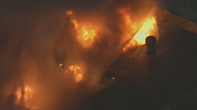 Flames engulf commercial building in downtown Los Angeles