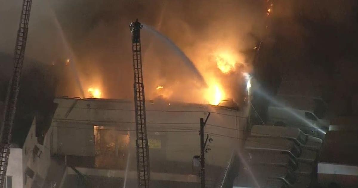 Large commercial fire breaks out in North Hollywood | FOX 11 Los Angeles