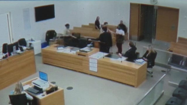 Bailiff uses Taser on attorney in San Bernardino County courtroom