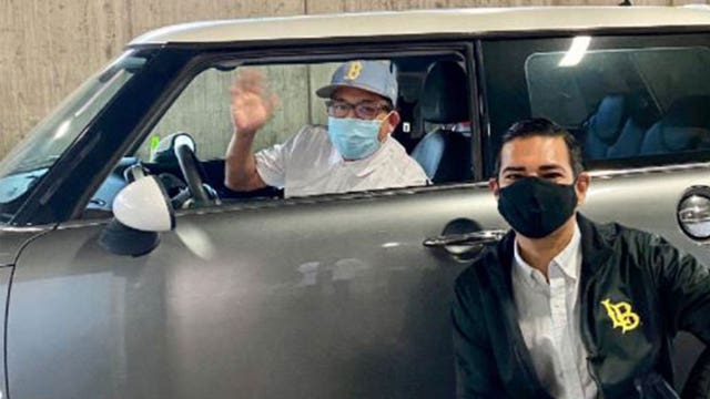 Teacher in Long Beach receives COVID-19 vaccine; first teacher in LA County to get vaccinated