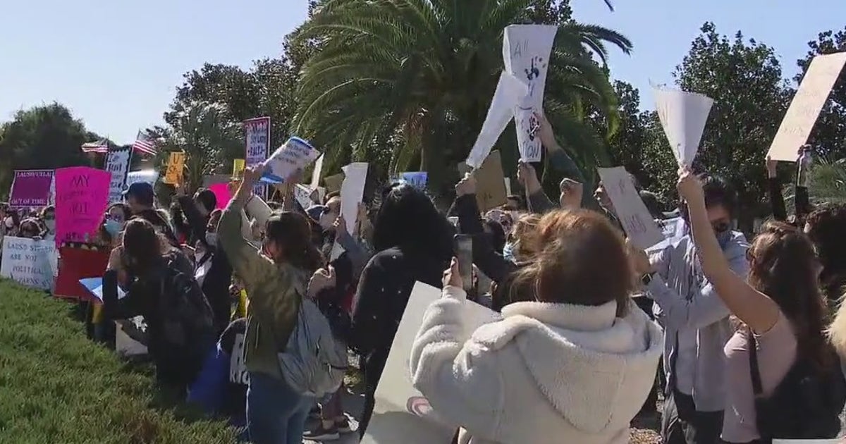 Parents rally for reopening of LAUSD schools | FOX 11 Los Angeles