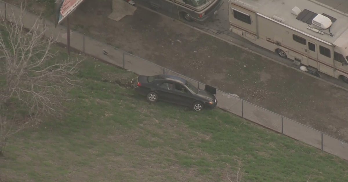 Chase suspect in custody after hours-long standoff in LA | FOX 11 Los ...