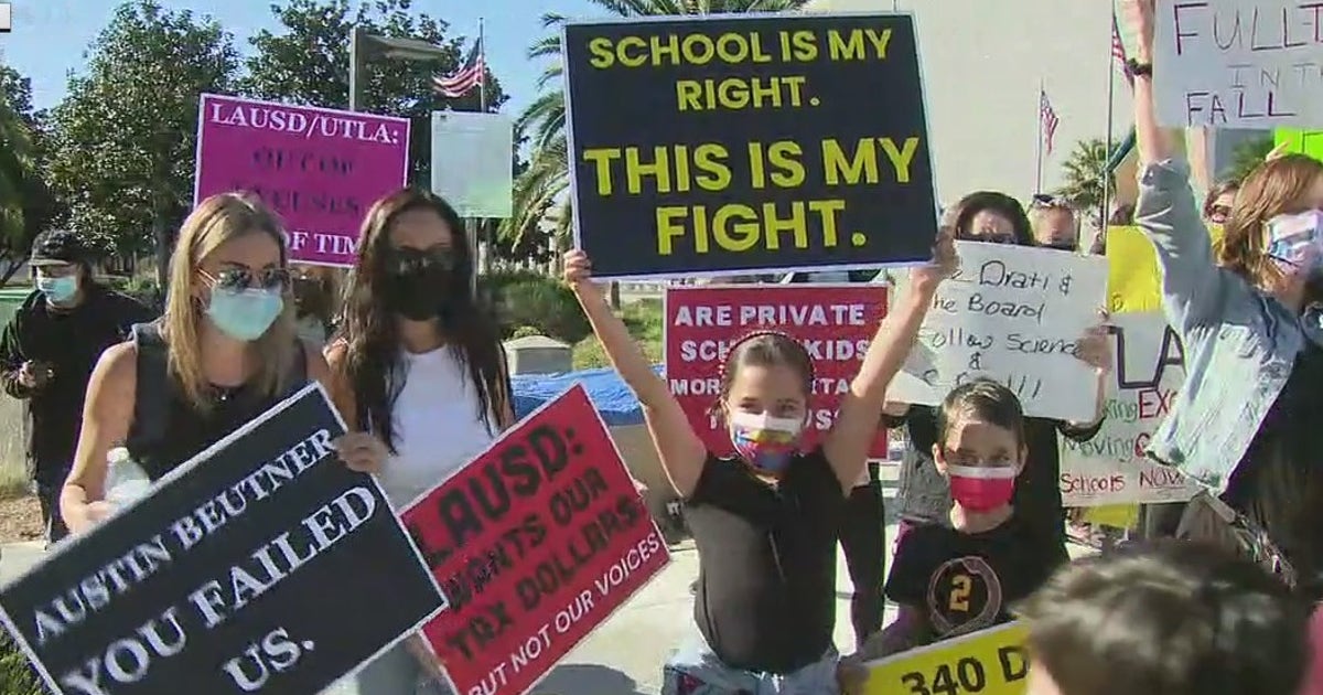 LAUSD parents, students hold 'Zoom blackout' as protest to reopen ...