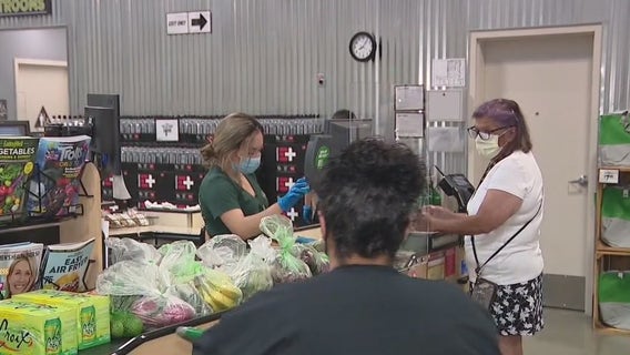 LA City Council votes to move forward with 'hero pay' plan for grocery workers
