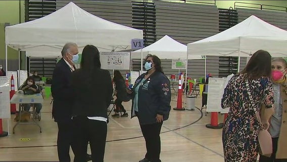 LAUSD opens COVID vaccine site, but not its schools