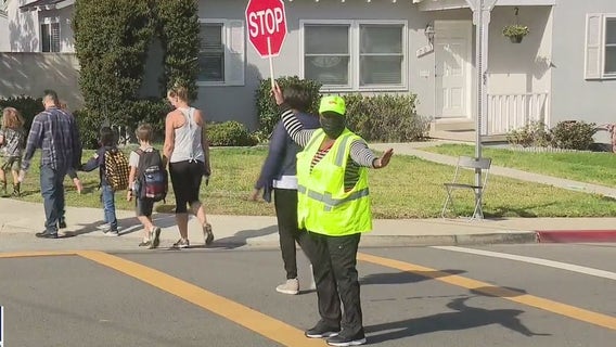 Students in El Segundo head back to class as Southland districts struggle to put together reopening plans