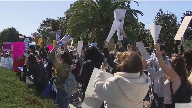 Parents rally for reopening of LAUSD schools
