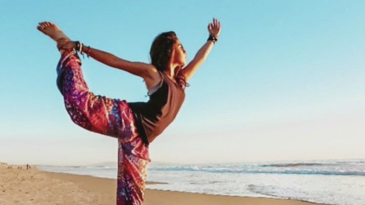 Burbank teen inspires others through yoga - Vimarsana News