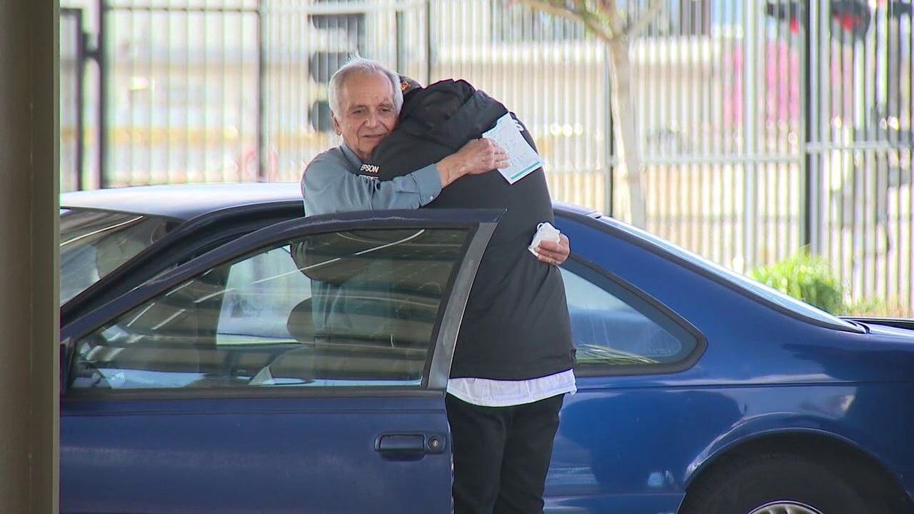 77 Year Old Substitute Teacher Who Lives In His Car Gifted 27 000 Check By Former Student 77 Year Old Substitute Teacher Who Lives In His Car Gifted 27 000 Check By Former Student