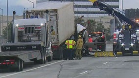 Big rig crash snarls traffic on 405 Freeway in Sherman Oaks