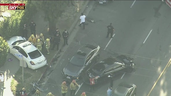 Four people injured during 6-vehicle collision in Northridge