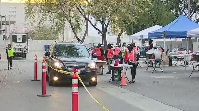 LAUSD continues to distribute grab-n-go meals during spring break