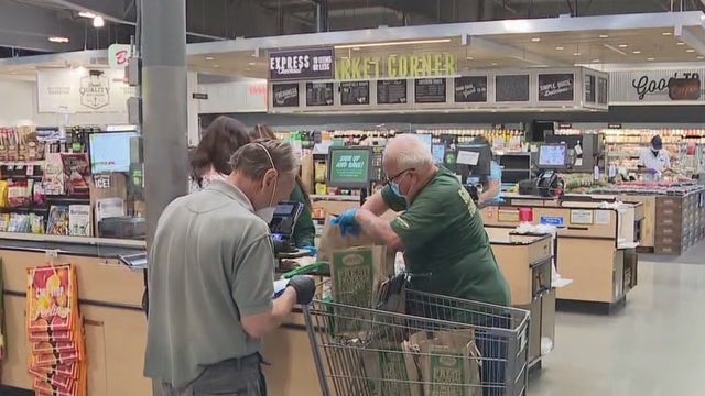 LA City Council finalizes extra $5 hourly pay for grocery workers