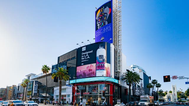 Police search for gunman who allegedly fired shots near Hollywood Walk of Fame