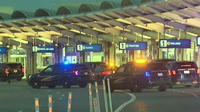 Deputies de-escalate tense Oakland Airport situation with temperature, Tasers