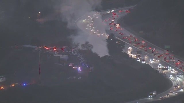 Crews battle building fire in Santa Clarita