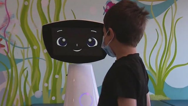 Meet the world’s first emotionally intelligent hospital robot helping kids in LA
